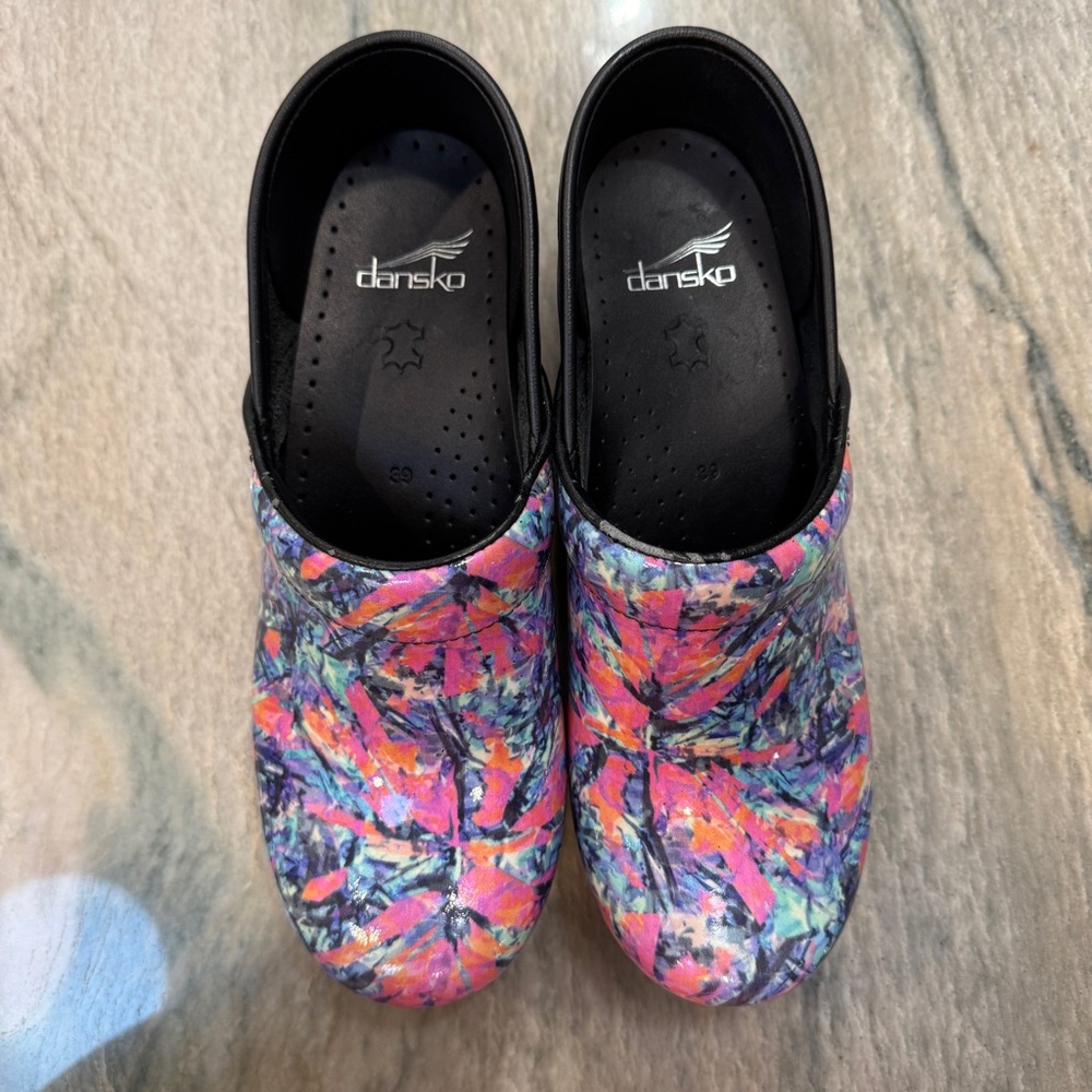 NWOB Dansko Pro Clogs Women’s Size 39 (US 8.5-9) Multicolor Leather Nursing Shoe